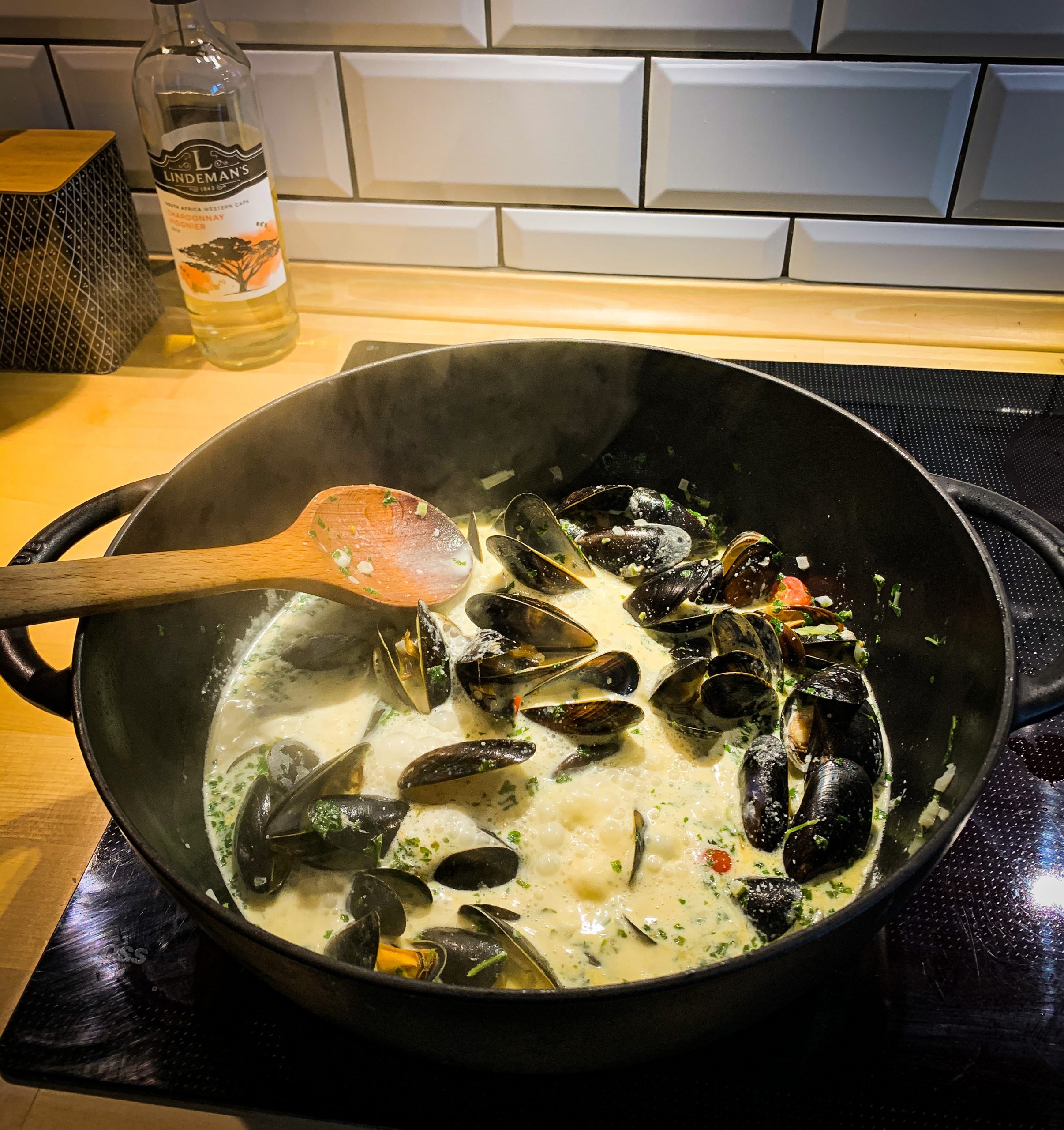 Muslingesuppe med hvidvin – til den perfekte kæreste middag